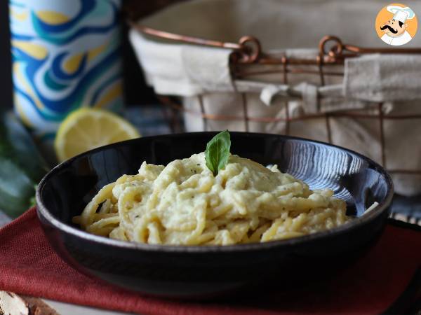 Macarrão cremoso com curgete (abobrinha) e iogurte grego - Preparação Passo 8