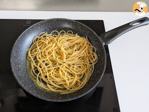 Omelete de espaguete na Air Fryer - Preparação Passo 3