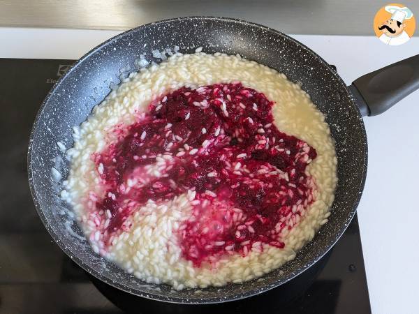 Risoto de beterraba e gorgonzola: uma explosão de cores e sabores intensos - Preparação Passo 6