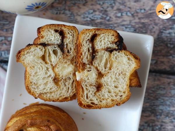 Cruffins recheados com creme e chocolate: a irresistível combinação de croissant e muffin - Preparação Passo 15