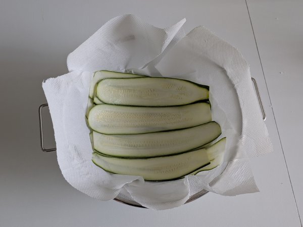 Abobrinha à parmegiana na Air Fryer: receita rápida, leve e super crocante - Preparação Passo 2