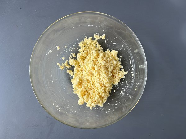 Ghriba de coco, o delicioso biscoito marroquino que derrete na boca e não leva farinha! - Preparação Passo 3