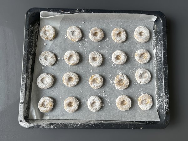 Ghriba de coco, o delicioso biscoito marroquino que derrete na boca e não leva farinha! - Preparação Passo 5