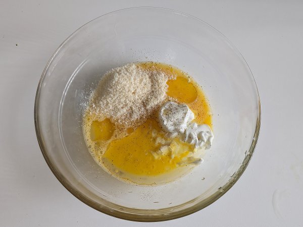 Muffins de abobrinha na Air Fryer: Receita leve e fofinha - Preparação Passo 2