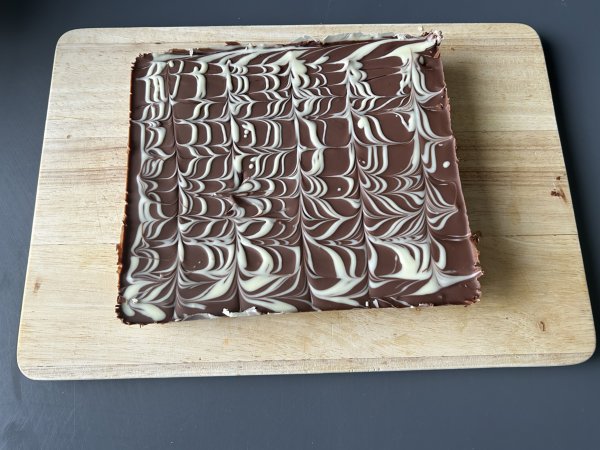 Doce marroquino Rkhama com amendoim e chocolate, fácil e sem forno - Preparação Passo 8