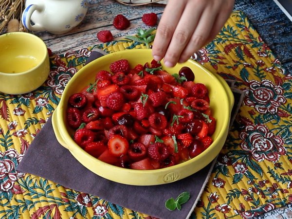 Salada com frutas vermelhas: leve, saudável e deliciosa - Preparação Passo 5