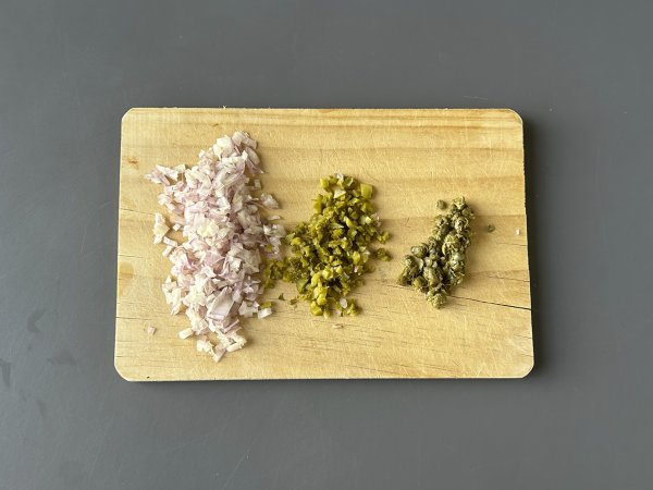 Tartare de fuet: releitura ibérica do tradicional steak tartar - Preparação Passo 2