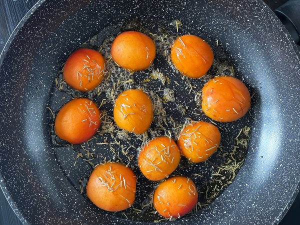 Salada refrescante de damasco assado, rúcula e burrata - Preparação Passo 3
