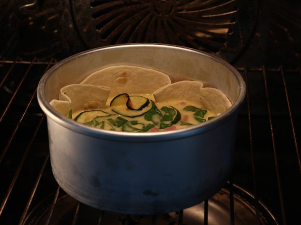 Quiche rústica com crosta de tortilha: leve, crocante e irresistível - Preparação Passo 6