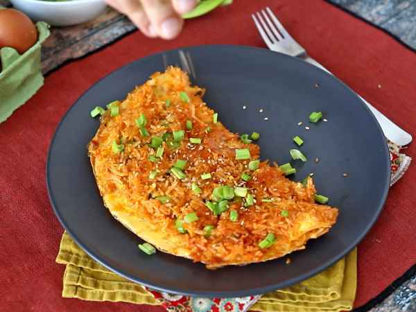 Omelete com arroz crocante: leve, nutritivo e surpreendente - Preparação Passo 7