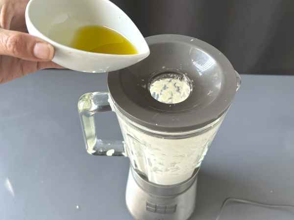Sopa fria de amêndoas (Ajoblanco): leve, cremosa e surpreendente - Preparação Passo 5