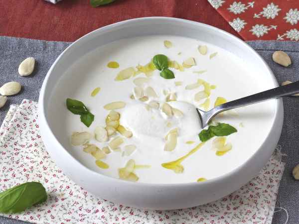Sopa fria de amêndoas (Ajoblanco): leve, cremosa e surpreendente - Preparação Passo 8