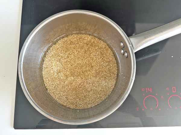 Salada de quinoa com sabor de tabule: Refrescante e ainda mais saudável - Preparação Passo 1