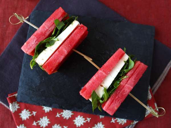 Sanduíche de melancia com feta e rúcula, a receita viral mais fresca para o verão! - Preparação Passo 5
