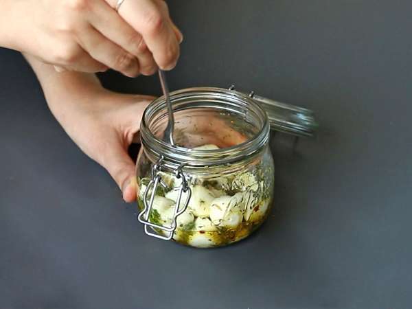 Bolinhas de mussarela marinadas para um aperitivo ou salada! - Preparação Passo 3