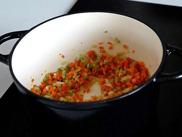 Macarrão à bolonhesa como na Itália – Receita de tagliatelle com ragù caseiro - Preparação Passo 2