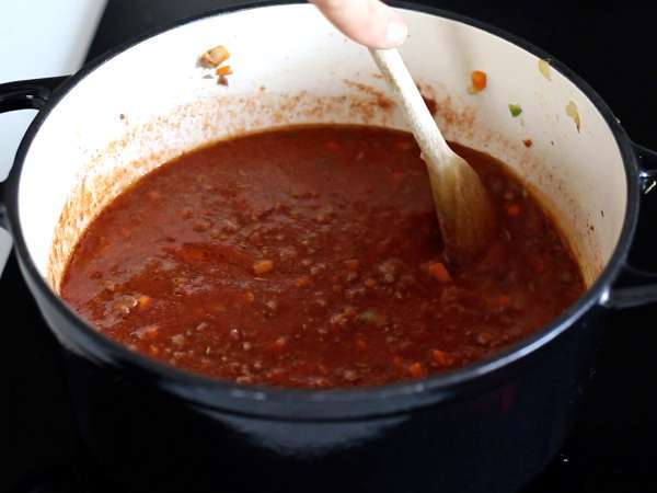 Macarrão à bolonhesa como na Itália – Receita de tagliatelle com ragù caseiro - Preparação Passo 5