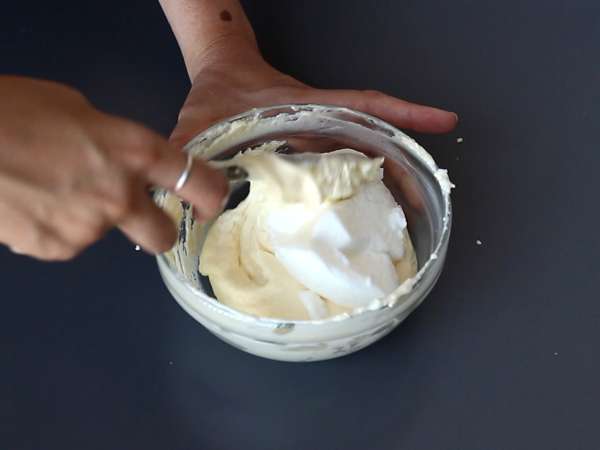 Tiramisù de limão: uma versão revisitada do clássico italiano, mais refrescante e irresistível - Preparação Passo 5