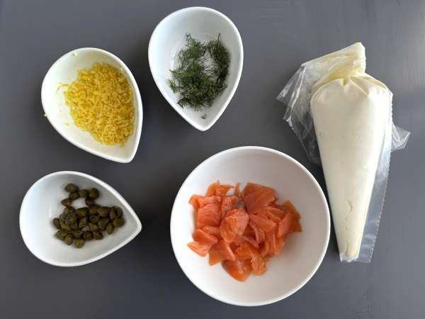 A pasta de salmão defumado que vai conquistar qualquer convidado - Preparação Passo 1