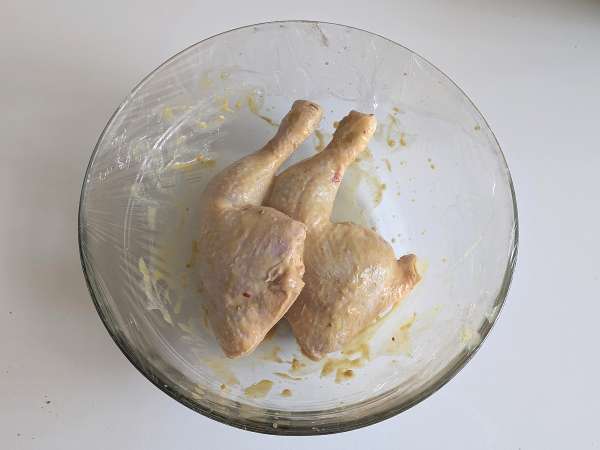 Frango Yassa: a receita senegalesa com limão e cebola que vai te conquistar - Preparação Passo 3