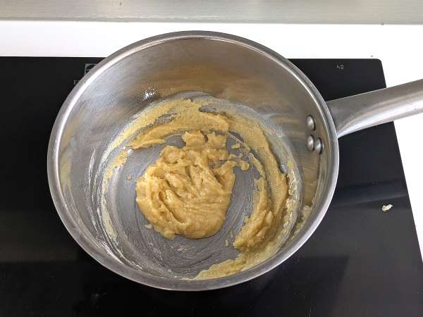 Caneloni recheado com bechamel e um toque de pesto: a receita fácil e saborosa - Preparação Passo 3