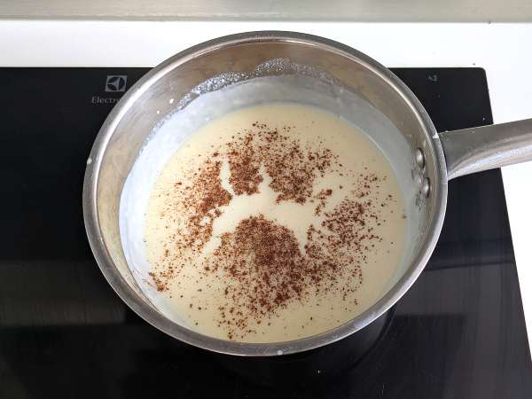 Caneloni recheado com bechamel e um toque de pesto: a receita fácil e saborosa - Preparação Passo 4