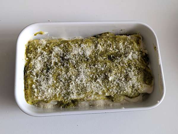 Caneloni recheado com bechamel e um toque de pesto: a receita fácil e saborosa - Preparação Passo 8