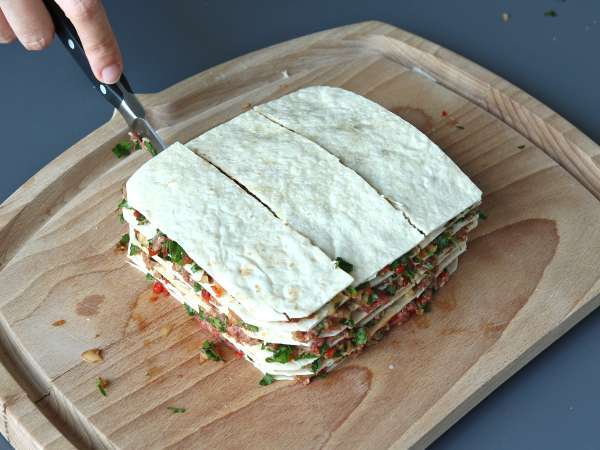 Espetinhos kebab de tortilha com carne moída: um mil-folhas salgado e cheio de sabor - Preparação Passo 6