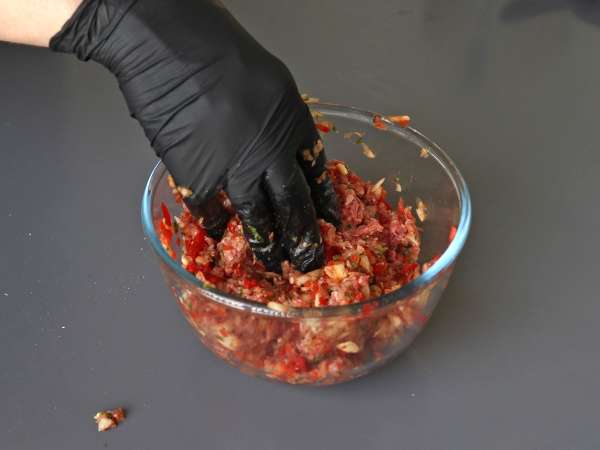 Beringelas recheadas e gratinadas com mussarela - Preparação Passo 5