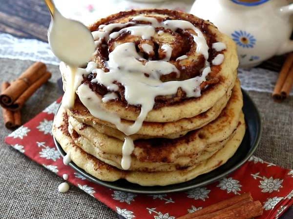 Panquecas de canela ao estilo Cinnamon Roll - Preparação Passo 9
