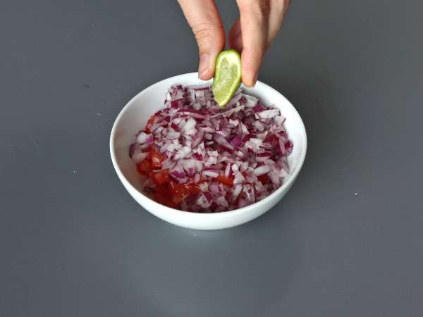 Nachos com cobertura: cheios de sabor e prontos para devorar - Preparação Passo 5