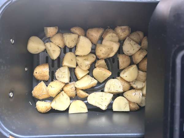 Queijo empanado crocante com batatinhas douradas na Airfryer - Preparação Passo 2