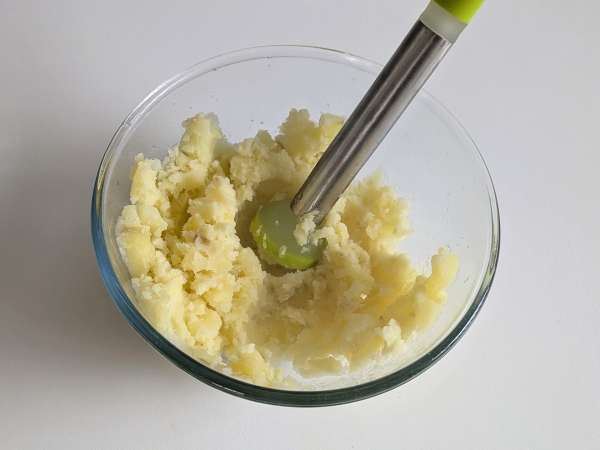 Bolo salgado de abóbora com cogumelos e queijo: sabor e conforto em cada fatia - Preparação Passo 2