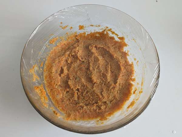 Bolo salgado de abóbora com cogumelos e queijo: sabor e conforto em cada fatia - Preparação Passo 7
