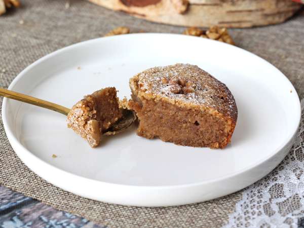 Bolo de nozes superfácil feito com apenas 4 ingredientes - Preparação Passo 7