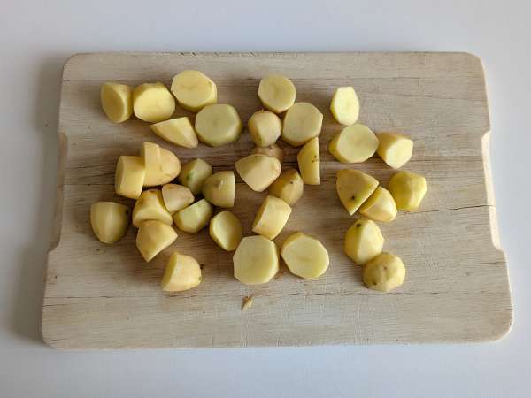 Batatas cacio e pepe: o toque italiano que transforma qualquer refeição - Preparação Passo 1