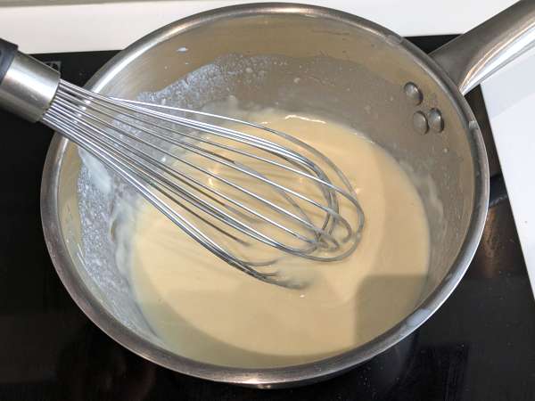Macarrão gratinado com bechamel e cogumelos: o prato cremoso, gourmet e fácil de fazer - Preparação Passo 3