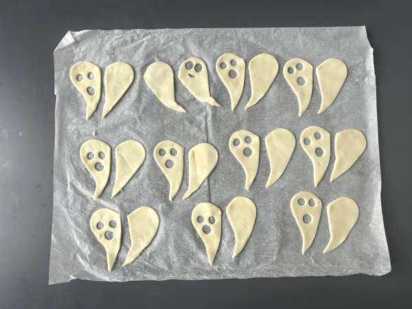 Biscoitos fantasmas: a receita de Halloween mais fácil e divertida para fazer com as crianças - Preparação Passo 3