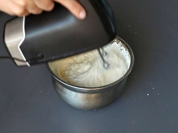 Tronco de Natal sabor tiramisù, feito sem molde - Preparação Passo 1