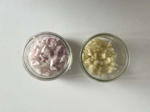 Cogumelos salteados na frigideira: Receita rápida e fácil - Preparação Passo 2