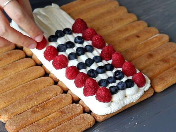 Bolo tronco de Natal com frutas vermelhas: sem forma - Preparação Passo 5