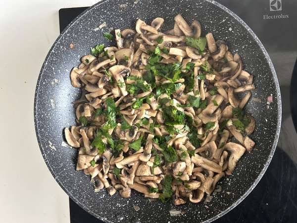 Ovos cremosos no forno com cogumelos: a receita rápida e ultraconfortável! - Preparação Passo 6