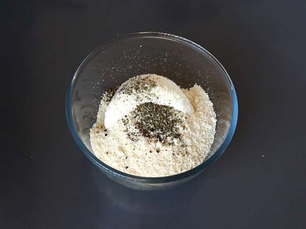 Bolinhas de queijo: leves, frescas e que vão brilhar no aperitivo - Preparação Passo 1