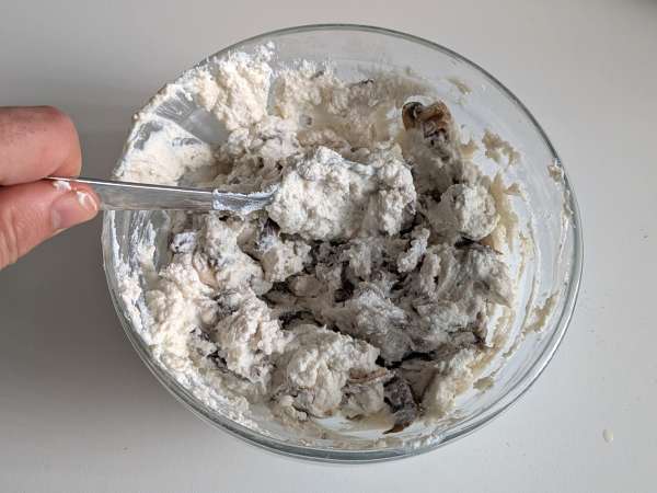 Crepe de ricota e cogumelos gratinado com bechamel: cremoso e irresistível - Preparação Passo 4