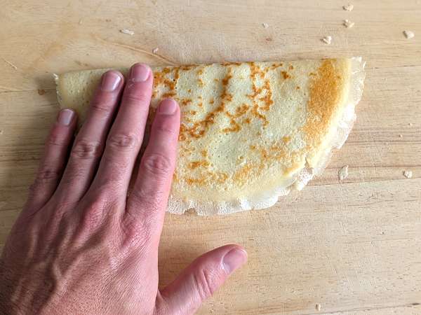 Crepe de ricota e cogumelos gratinado com bechamel: cremoso e irresistível - Preparação Passo 9