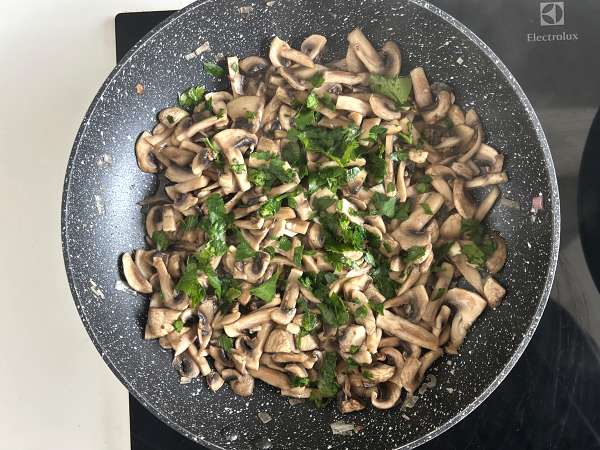 Muffins de espinafre e cogumelos: sabor intenso em cada mordida - Preparação Passo 6