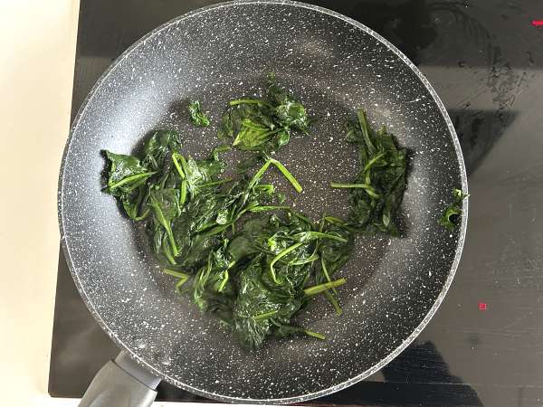 Muffins de espinafre e cogumelos: sabor intenso em cada mordida - Preparação Passo 7