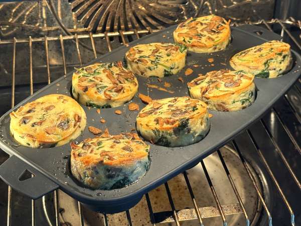 Muffins de espinafre e cogumelos: sabor intenso em cada mordida - Preparação Passo 11