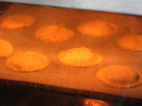 Tortinha invertida de cebola caramelizada com queijo de cabra - Preparação Passo 8