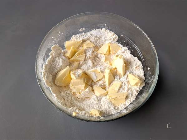 Tortinha romântica com geleia de morango: a sobremesa caseira perfeita para o Dia dos Namorados - Preparação Passo 1